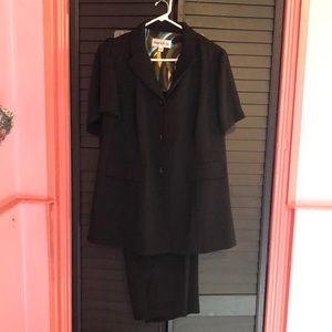 Pants suit